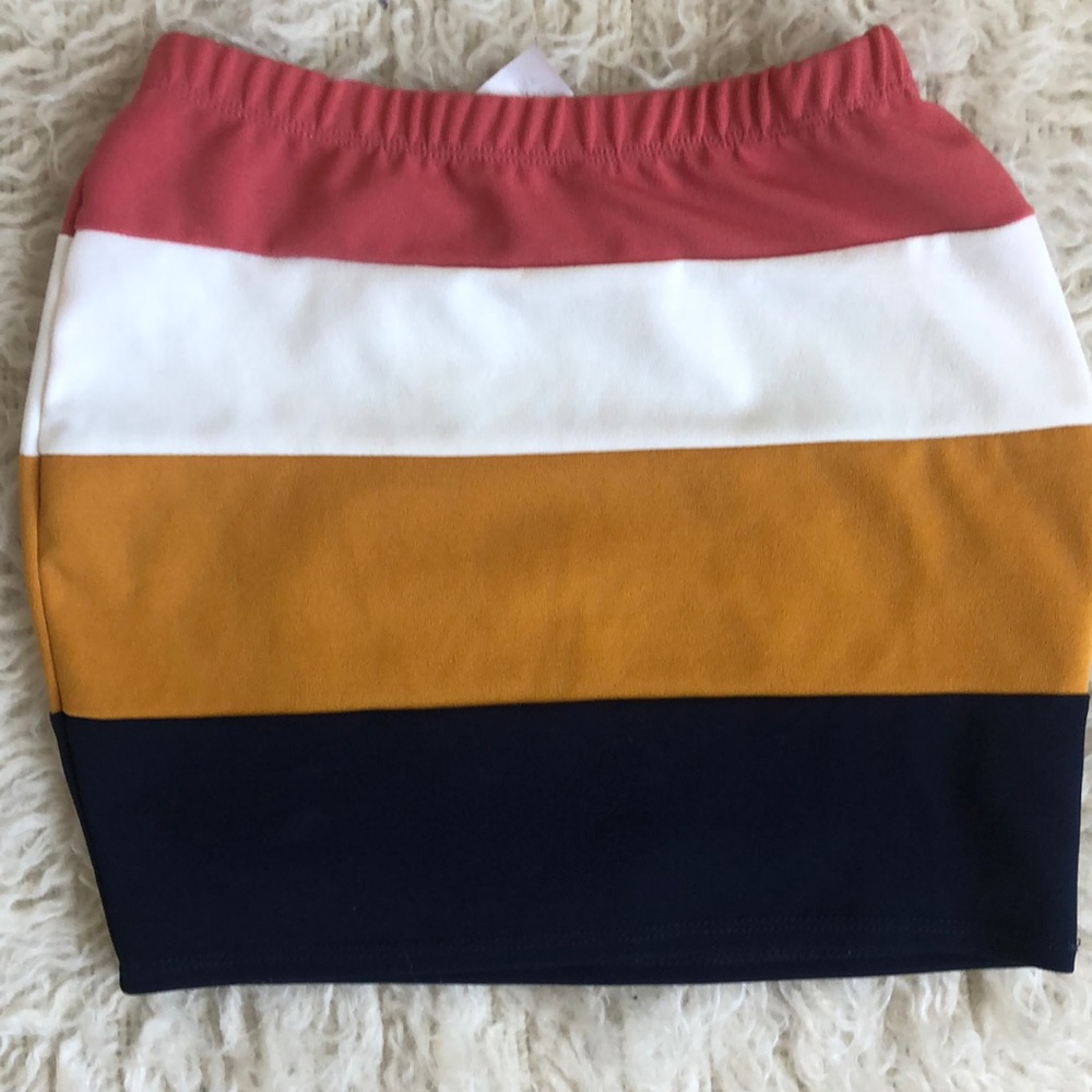Color block two piece - Picture 3 of 4